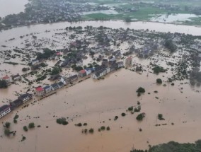 台风“海鸥”席卷中国南部，造成4人死亡